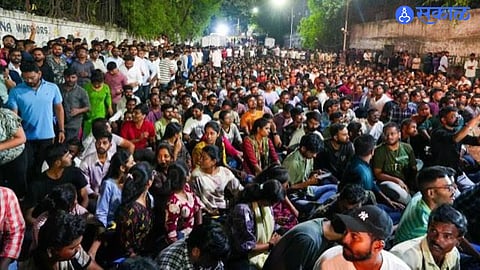 MPSC Aspirants Continue Their Protest in Pune While Demanding an Inquiry Into the Commission Chairman