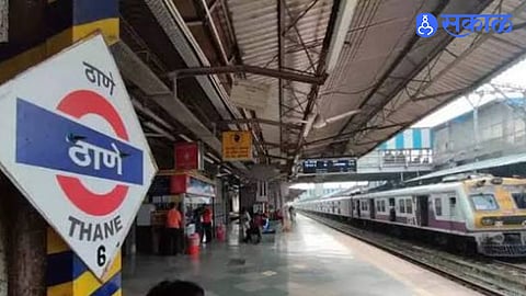 Mumbai Local Train News Closed Door of Staff Special Local at Thane Station Sparks Anger and Commuter Complaints