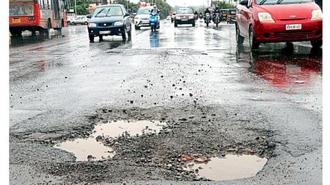 Pune municipality will fill potholes with asphalt even in heavy rains