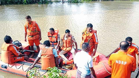 विदेशी प्रवाशांना वाचविताना कर्नाटकात एनडीआरएफची बोट बुडाली