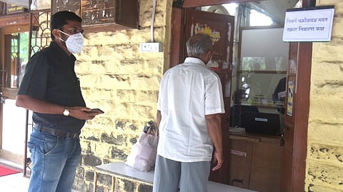 निसर्गग्रस्तांची अद्यापही भरपाईसाठी वणवण; प्रशासनाच्या भोंगळ कारभाराबाबत नाराजीचे सूर