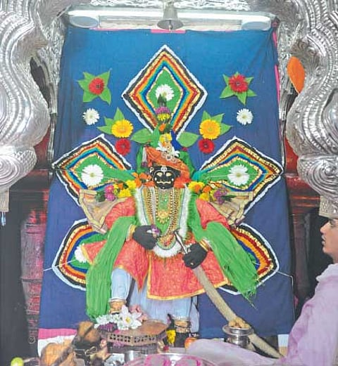 जोतिबा डोंगरावर भाविकांची गर्दी