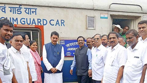 सावंतवाडी टर्मिनसवर जनशताब्दी थांब्याचा प्रारंभ