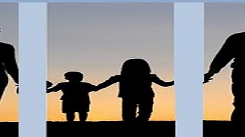 4Children_20are_20suffering_20due_20to_20issue_20divorced_20parents.jpg