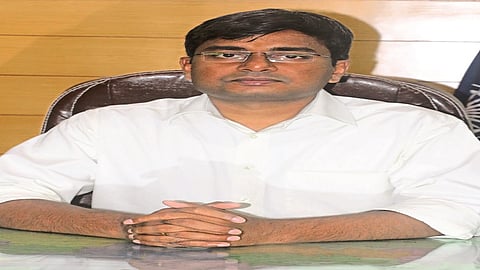 Beed District Collector Rahul Rekhawar.