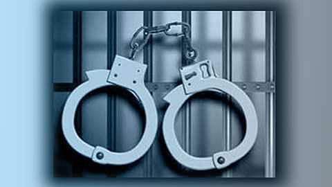 Bhosari police arrested two bogus doctors on Pune-Nashik route