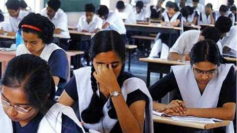 CBSE 10th and 12th students can Give exam only after Completing 75 percent attendance.jpg