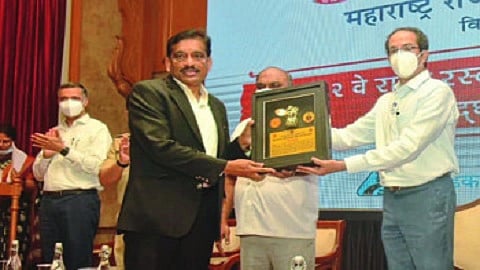 CM Uddhav Thackeray Honored Aurangabad Collector