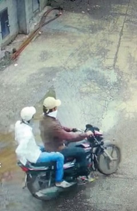 पाचशेची नोटेचा दोन ठिकाणी डाव हुकला, अखेर चोरांनी सारंगखेडाला डाव साधला !