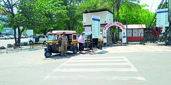 रिक्षा रस्त्यावर प्रवासी मात्र घरातच : दिवसभर रिक्षा फिरवून मिळाले 70 रूपये