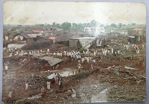 मोवाड : 28 वर्षांपूर्वी महापुराने उद्ध्वस्त झालेले मोवाड. सकाळ विशेष