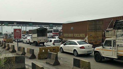 Pune people got stuck in the Traffic Due to the Christmas holidays