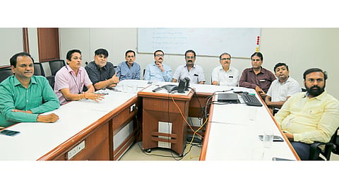 सकाळ कार्यालय (बुधवार पेठ) - ‘सकाळ’ने आयोजित केलेल्या बैठकीत ‘पुणे कंझ्युमर डिस्ट्रिब्यूटर्स असोसिएशन’चे सदस्य.