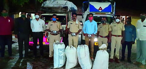 ५२ किलो गांजा जप्त..गव्हाच्या पोत्यांमध्ये दडवला होता माल