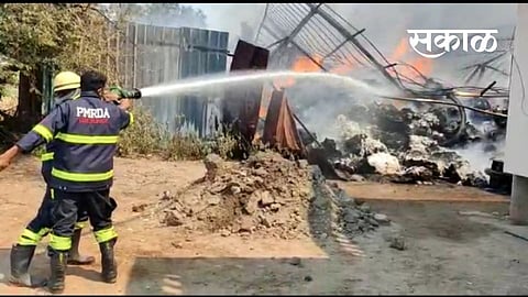 दौंड : देवकरवाडीत 'साई ट्रेज' कंपनीला भीषण आग