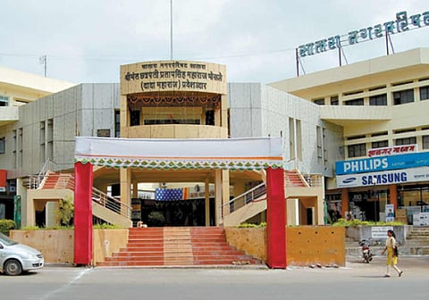 विकासाचे मुद्दे प्रचारात अजूनही दुर्लक्षितच