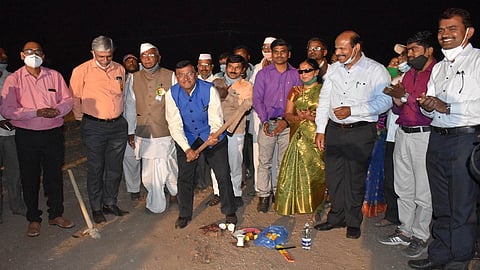 Savitribai Phule University of Vice Chancellor Dr. Nitin Karmalkar said that the work done by Jai Khamkar, the founder of the College for the Handicapped and Blind is commendable 2.jpg