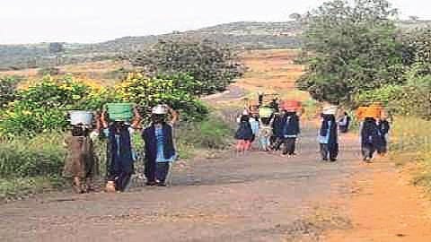 School Goers Arrange For Online Education