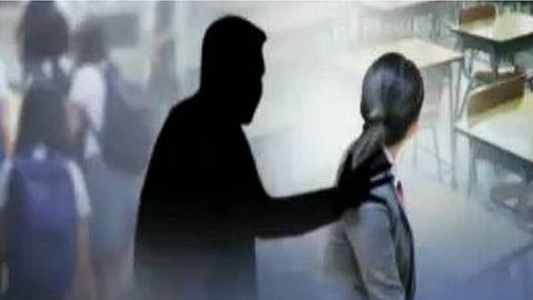 कॉम्प्युटर शिकवायच्या नावाने यायचा आणि मुलींशी करायचा असं काही...