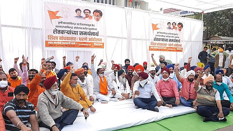 Shiv Sena, Shikh Brother Dharna In Support Of Farmer Protest