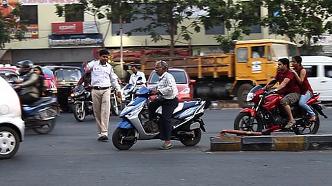 वाहतुकीचे नियम मोडण्यात महाराष्ट्र देशात अव्वल