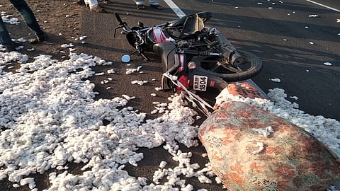 Two persons were seriously injured in a two-wheeler collision in front of a petrol pump near Murma Fateh on Aurangabad-Solapur National Highway. 2.jpg