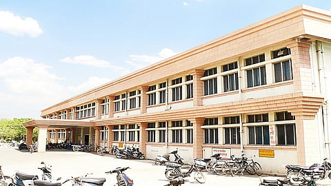 officers balming Medical hospital for increased of corona patients in yavatmal