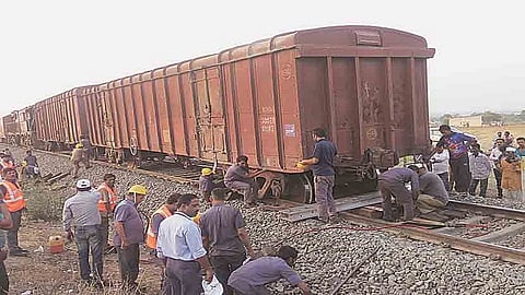 बदनापूर ते करमाड रेल्वे अपघात.jpg