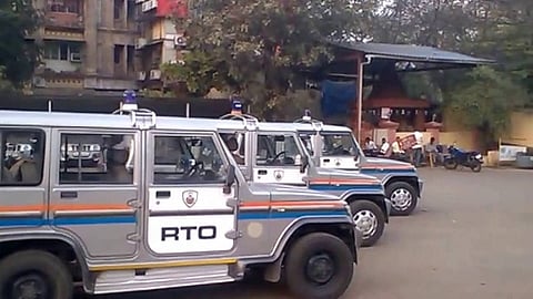 ठाणे आरटीओ अधिकाऱ्यांकडून खासगी बस वाहतूकदारांची पिळवणूक; कोणी केलाय हा धक्कादायक आरोप वाचा