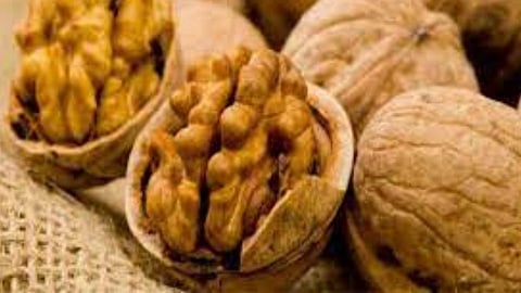 hair dandruff problem for women use acrod for routine solve this problem