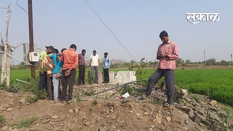 Man commits suicide by jumping into a well in Amravati crime news