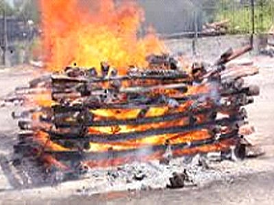 six people Coming from the red zone in Mumbai and cremated the person at rukadi kolhapur