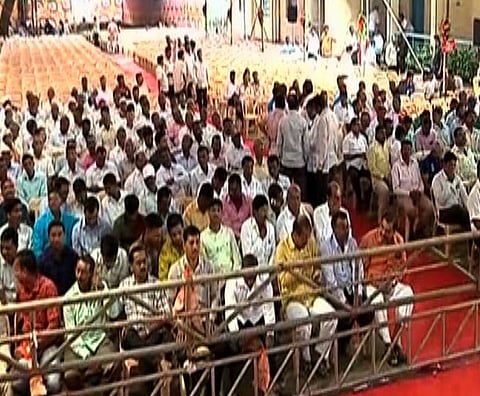 सभा, मेळाव्यांसाठी केवळ आता पन्नास जणांची मर्यादा
