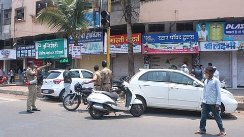 after 3 pm shops closed down in kolhapur decision of chambers of commerce