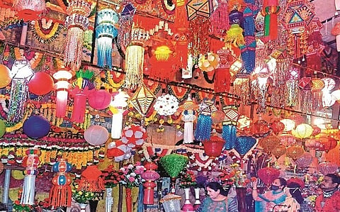 Market ready for Diwali; waiting for customers; Retail price increase for decoration materials