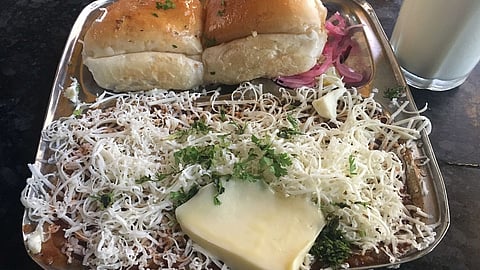 इथली पावभाजी तुम्ही खाल्लीच असेल ! मुंबईतील प्रसिद्ध पावभाजी दुकानातून 100 किलो बटर आणि चीज चोरीला...