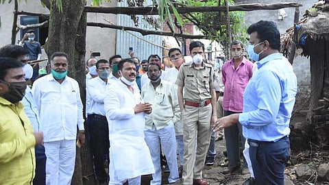 पुणे जिल्ह्यातील 'या' गावात भेट देणारे नवल किशोर राम ठरले पहिले जिल्हाधिकारी