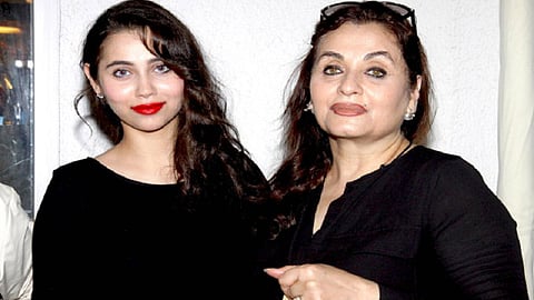 zara khan receives rape threat