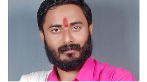 कृषीमंत्र्याचा पराभव करणाऱ्या शेतकरीपुत्राचा प्रेरणादायी प्रवास