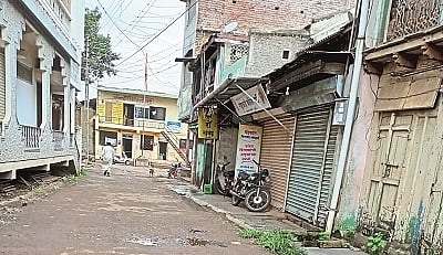 With 10 corona petaint Dudhondi Became Hotspot; fear among citizens; Strictly closed