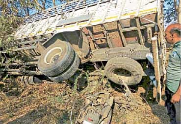 dhule accident