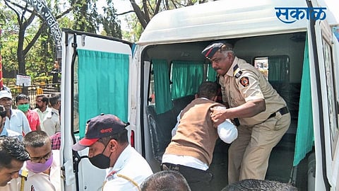 In Gadhinglaj Moved The Protesters To The Hospital Kolhapur Marathi News