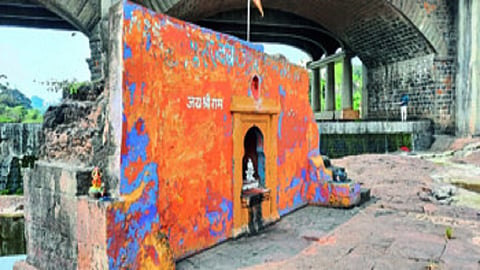 godaghat hanuman idol.jpg