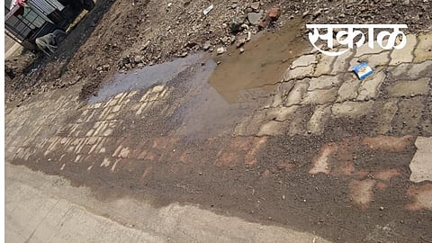Akola Marathi News Work of Paver Block at Hivarkhed is of very poor quality, need for high level inquiry