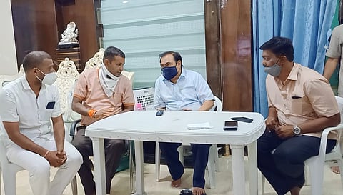 जळगाव महापालिकेत स्थायी सभापती निवडीची चुरस; शिवसेना सदस्यांनी घेतली खडसेंची भेट