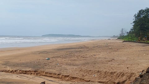 world tourism day special story 2000 crore blow to tourism business in ratnagiri