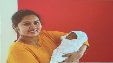 एकाच्या मृत्यूनंतर दुसऱ्या गर्भाला वाचवले