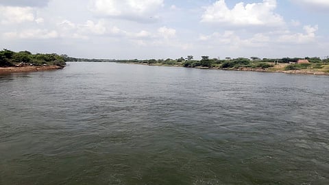 nira river
