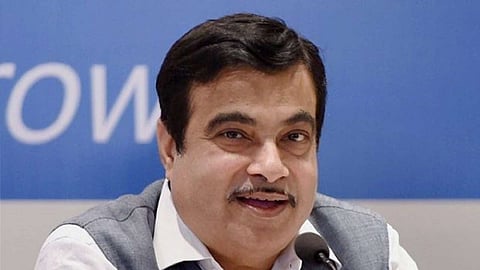 Responsible parties should not pour oil on agitation : Gadkari