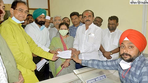 नांदेड - महापालिकेच्या स्थायी समिती सभापतीपदासाठी विरेंद्रसिंग गाडीवाले यांनी बुधवारी अर्ज दाखल केला आहे.